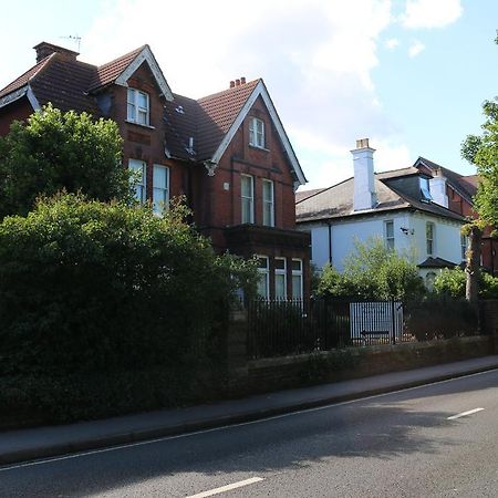 Acorn Lodge Guest House - Free Parking Gosport Exteriör bild