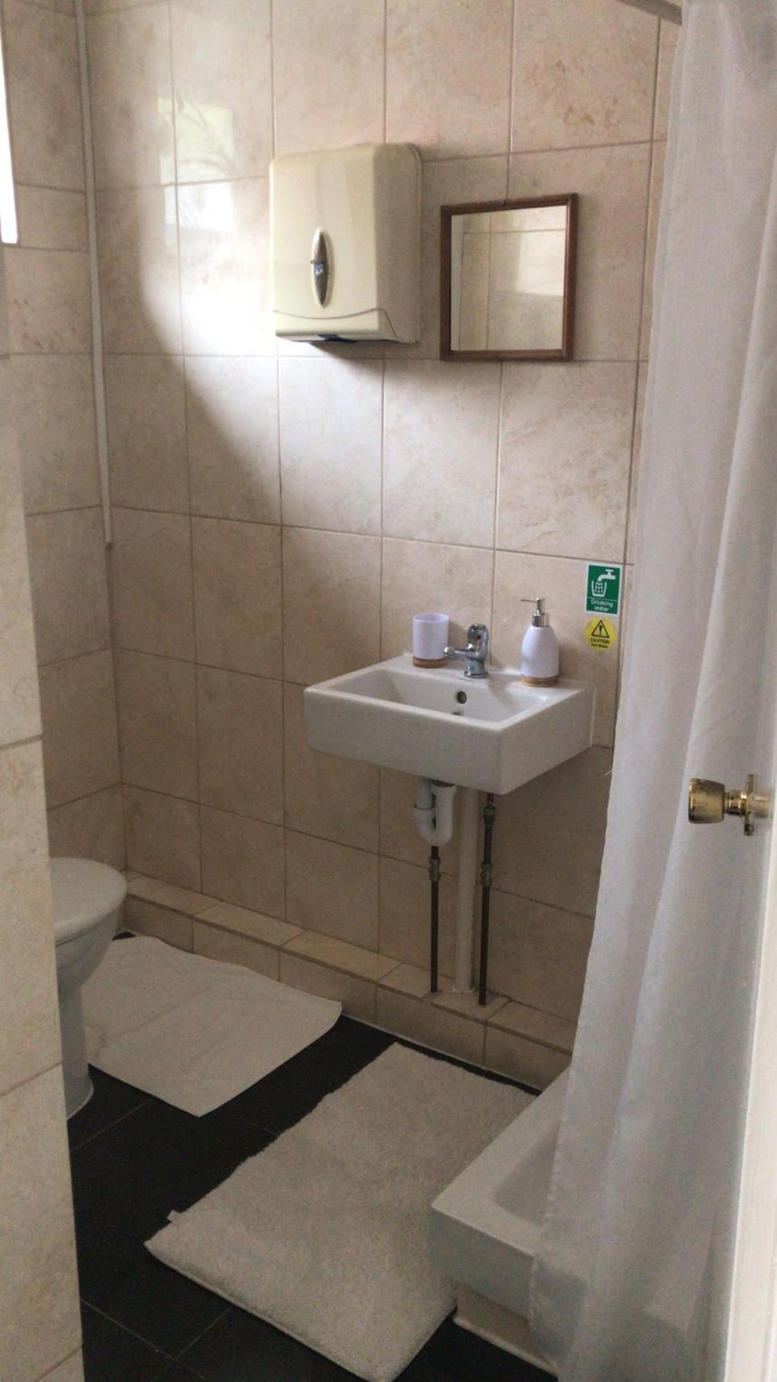 Acorn Lodge Guest House - Free Parking Gosport Exteriör bild